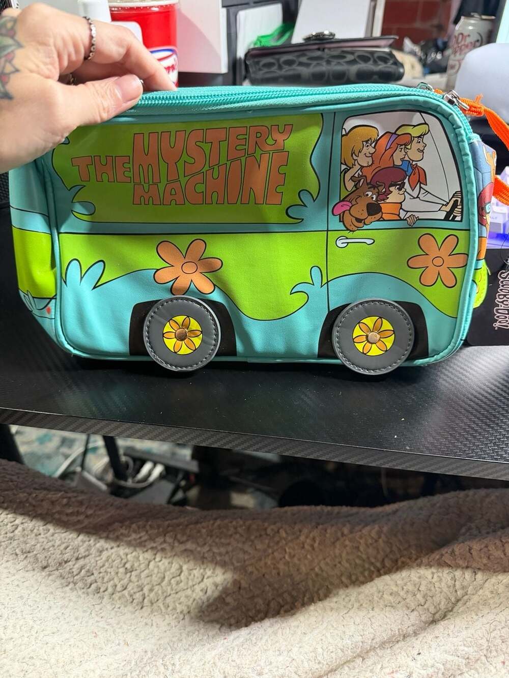 Bioworld Scooby-Doo The Mystery Machine Cosmetic Bag